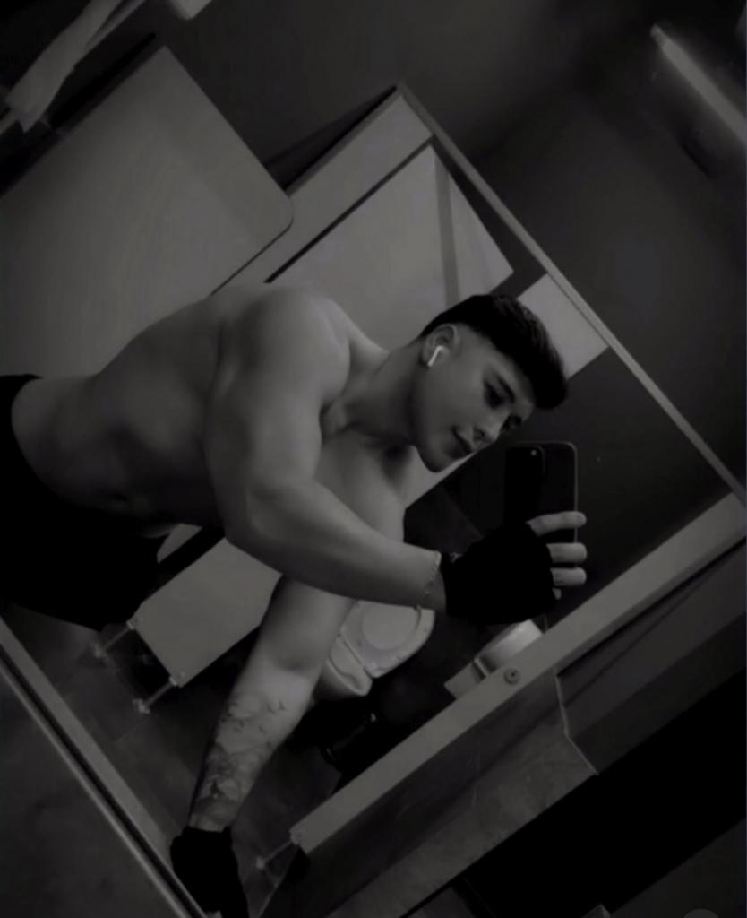 663780321: Chico busca chica en Granada