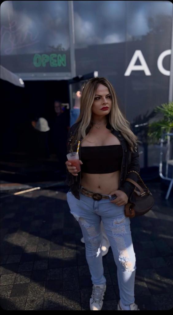 697443245: Transexual en Álava