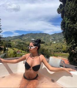 617080546: Chica busca chico en Albacete