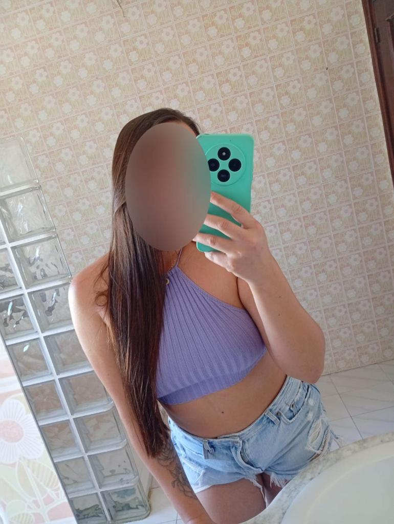 671134267: Chica busca chico en Sevilla