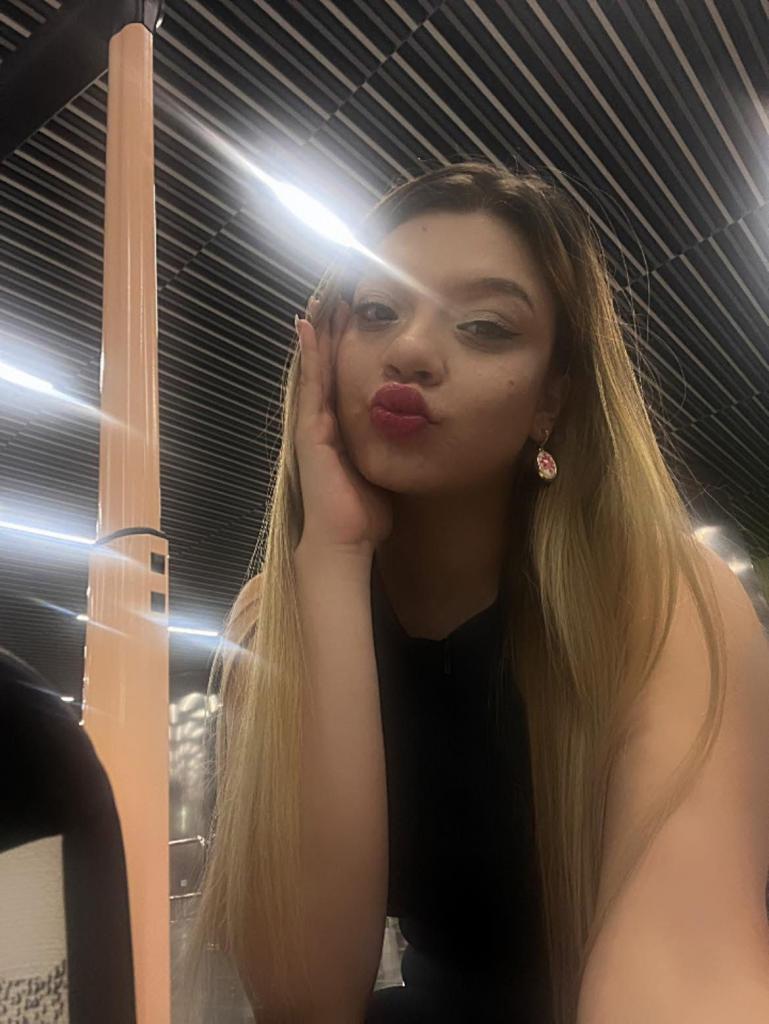 663754578: Chica busca chico en Murcia