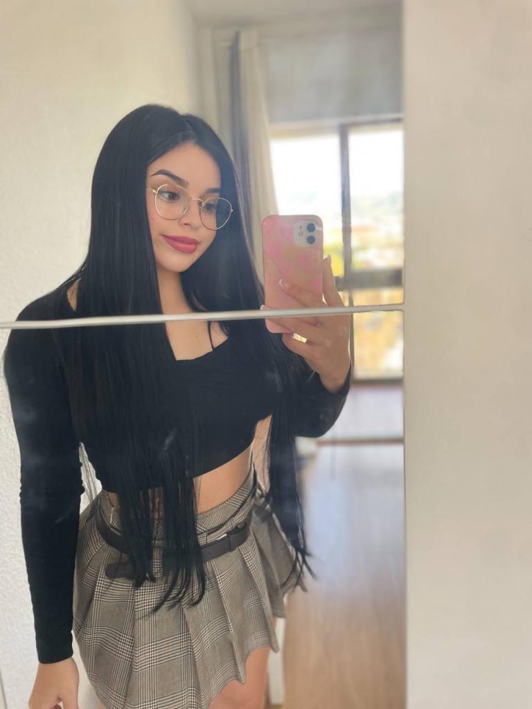 645686544: Chica busca chico en Málaga