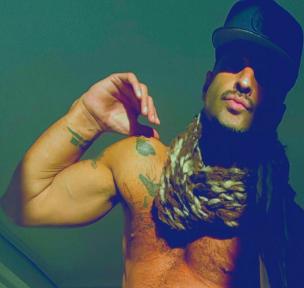 667560161: Chico busca chica en Alicante