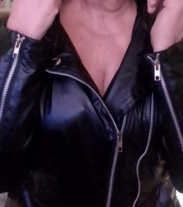 722251561: Chica busca chico en Gerona