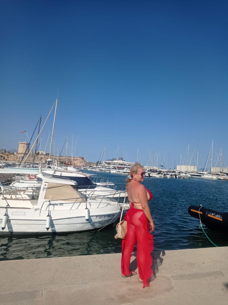 641946861: Chica busca chico en Burgos