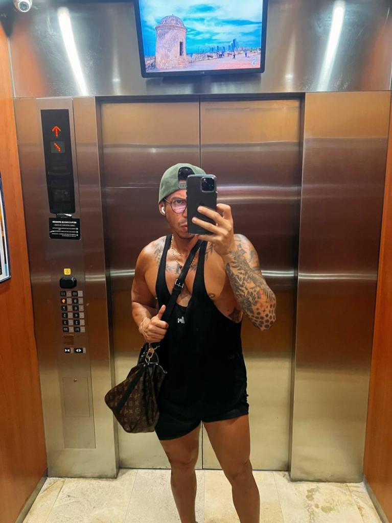 Chico busca chica en Sevilla: 