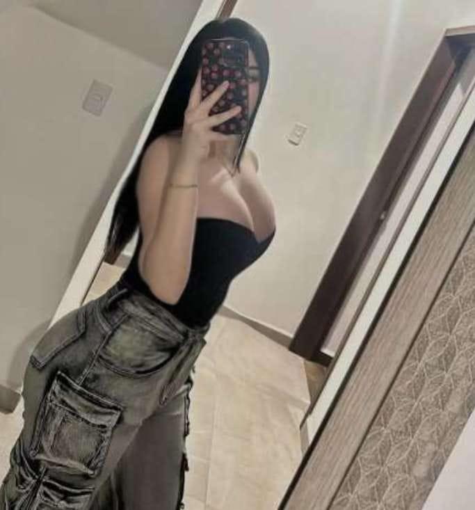 613187682: Chica busca chico en Cádiz