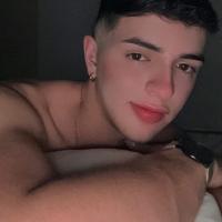 695313803: Chico busca chica en Barcelona