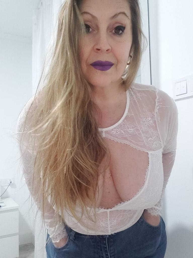 623700444: Chica busca chico en Valencia