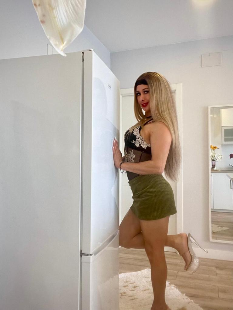 672825788: Travesti en La Coruña