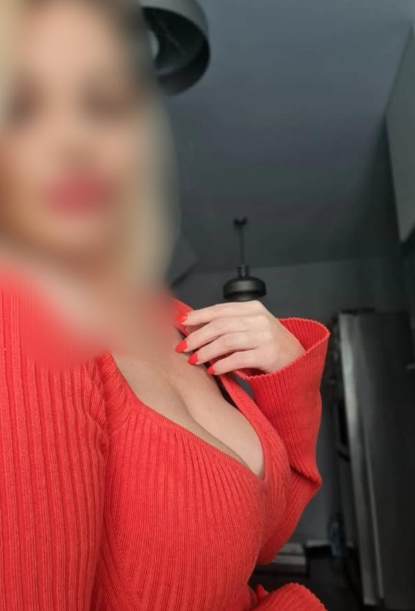 643263179: Chica busca chico en Sevilla