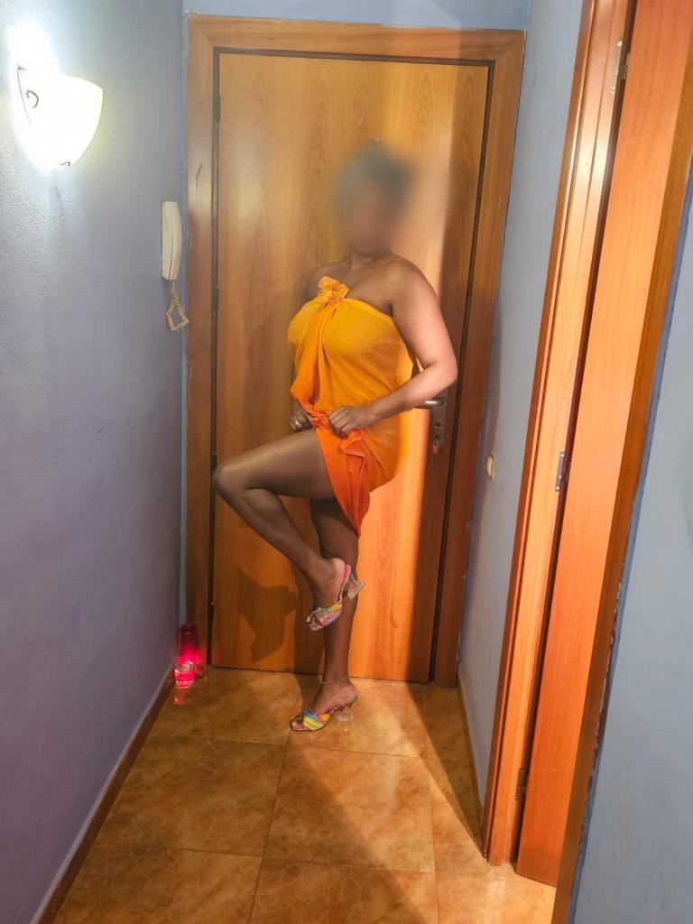 602016897: Chica busca chico en Barcelona