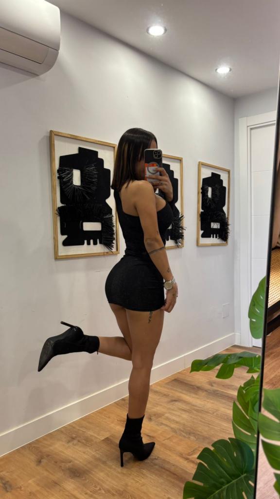 614363605: Chica busca chico en Sevilla