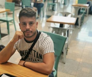 665058018: Chico busca chica en Murcia