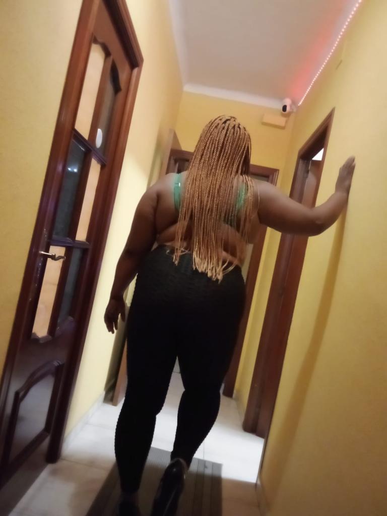 624917049: Chica busca chico en Barcelona