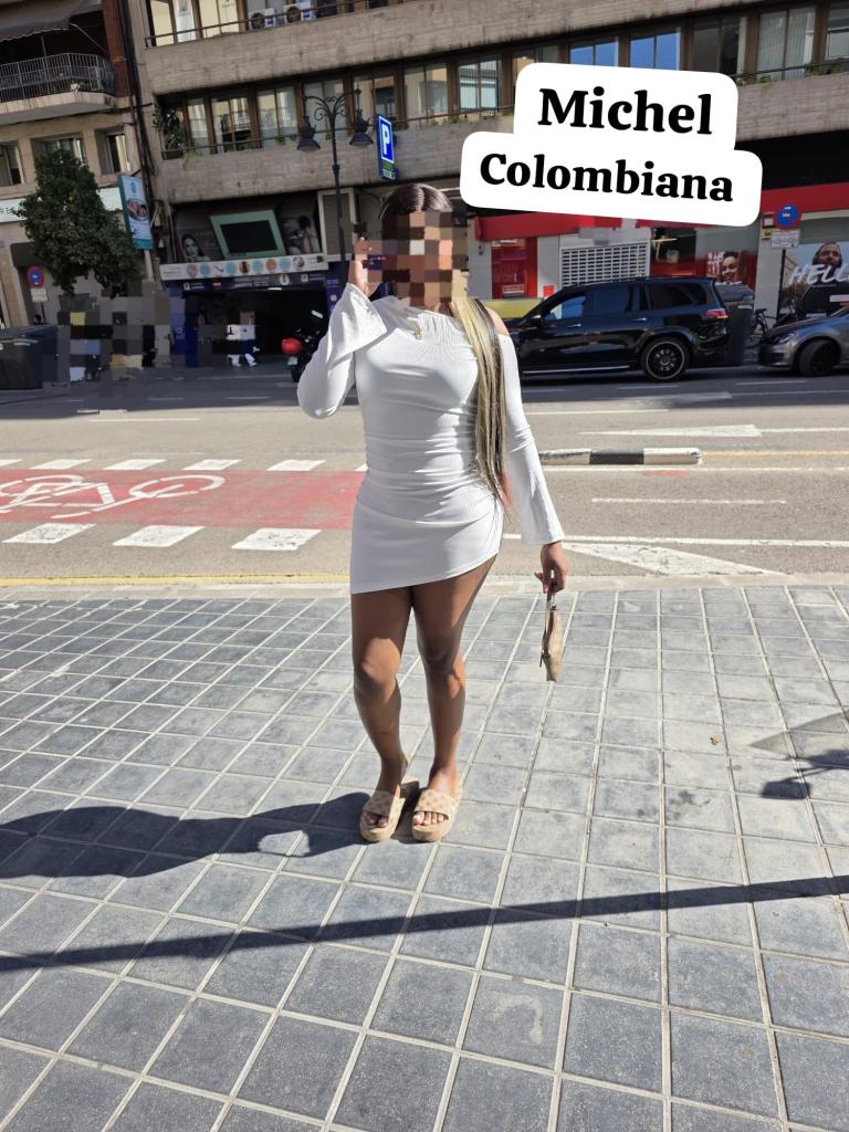 Chica busca chico en Alicante: Chica busca chico