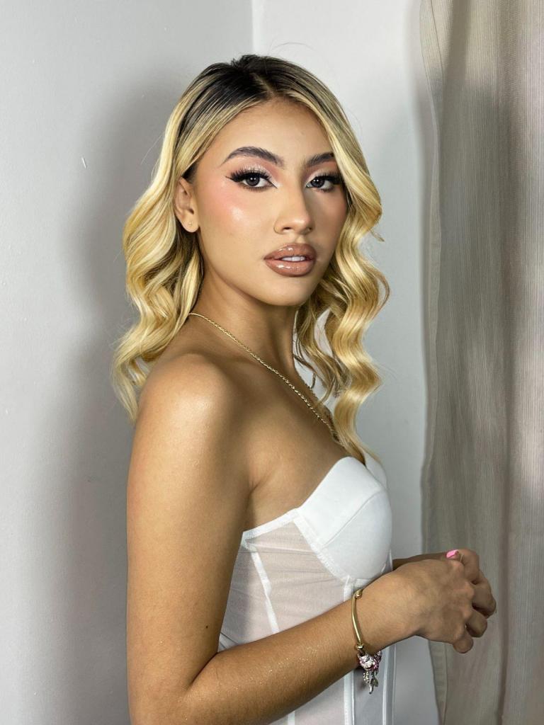 631589317: Chica busca chico en Alicante