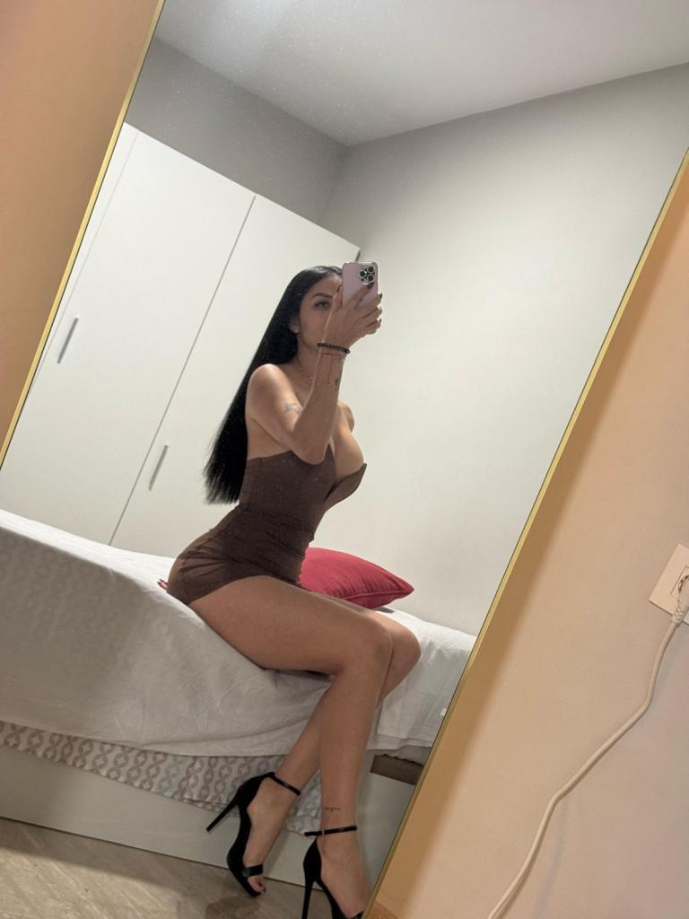 Chica busca chico en Granada: Chica busca chico