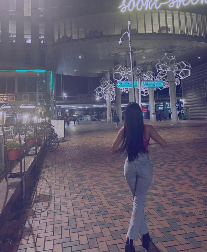 672148337: Chica busca chico en Madrid