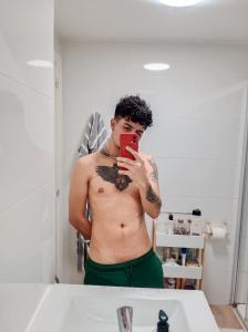 Chico busca chica en Granada: 