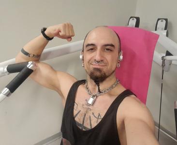 604012507: Chico busca chica en La Coruña