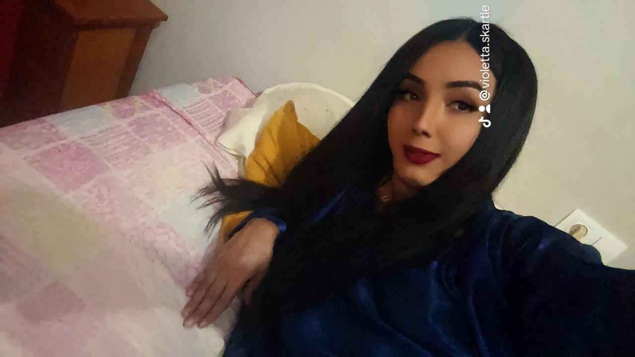 682650995: Transexual en Lugo