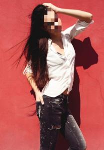 613519879: Chica busca chico en Cantabria