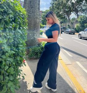 692077326: Chica busca chico en León