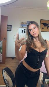 613654729: Chica busca chico en Madrid