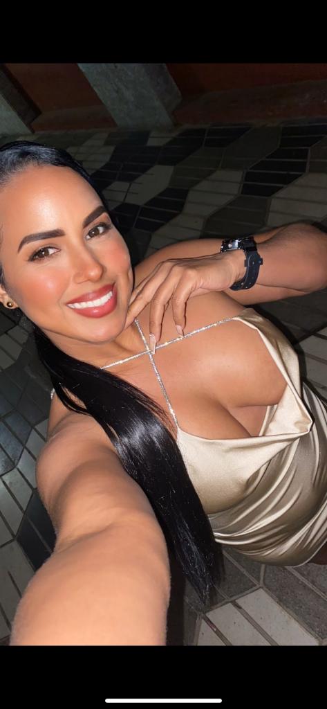 Chica busca chico en Ibiza: 