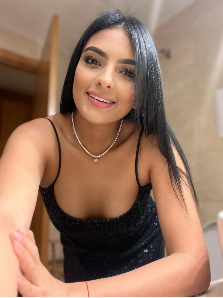 666314275: Chica busca chico en Ibiza