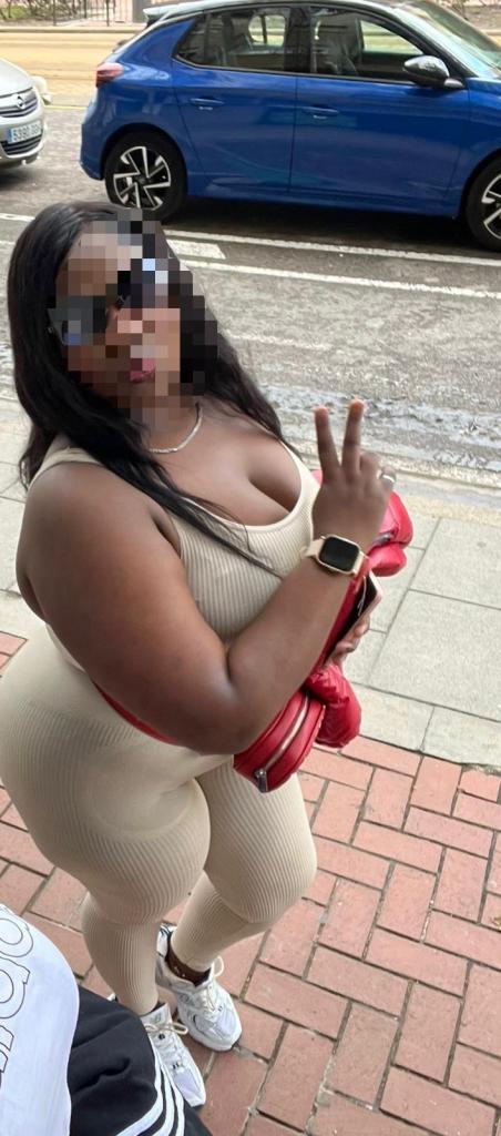 Chica busca chico en Huelva: 