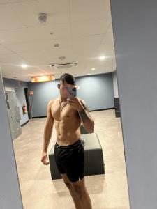 669961660: Chico busca chica en Madrid