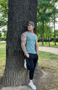 643810895: Chico busca chica en Barcelona