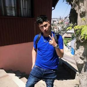 664054443: Chico busca chica en Granada