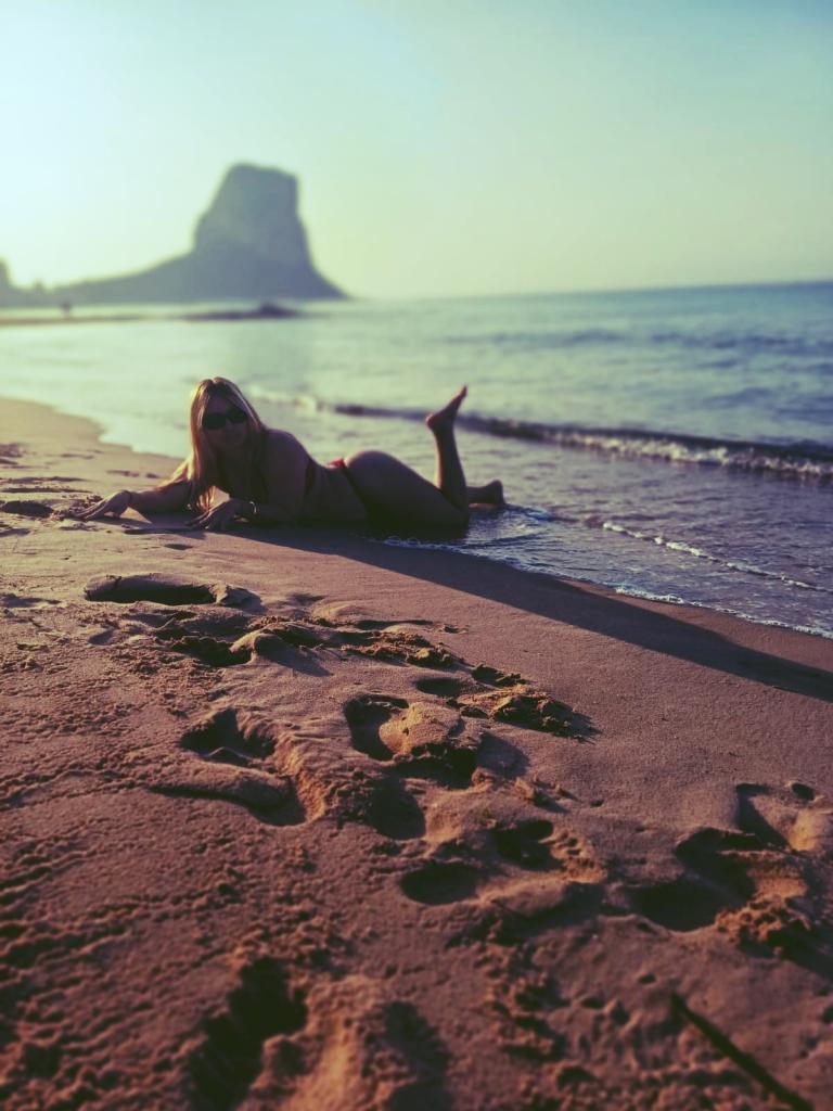 614733210: Chica busca chico en Alicante