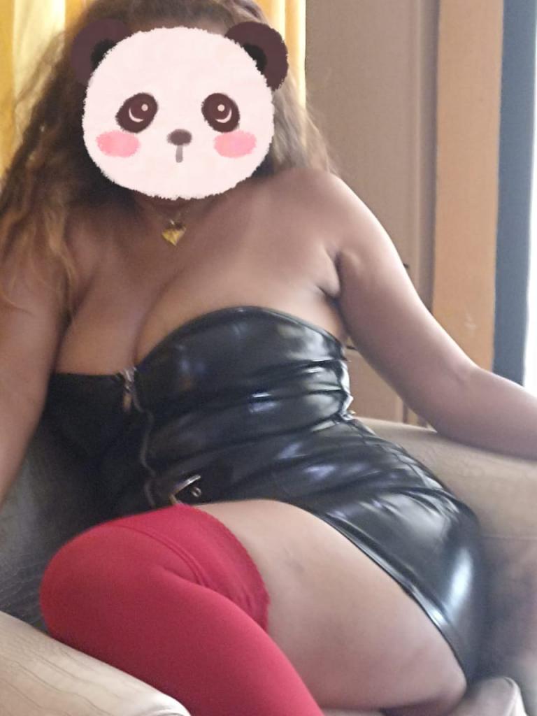 631969461: Chica busca chico en Barcelona