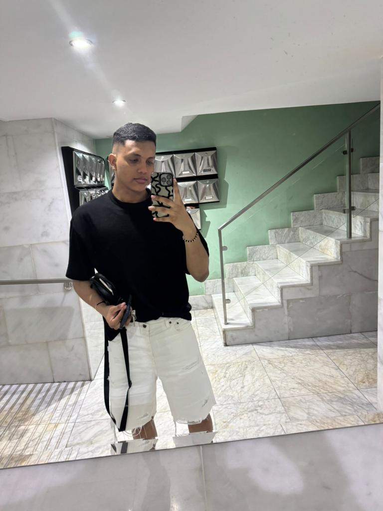 Chico busca chica en La Coruña: 