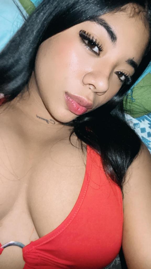 678744429: Chica busca chico en Madrid