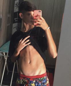 654855840: Chico busca chica en Barcelona