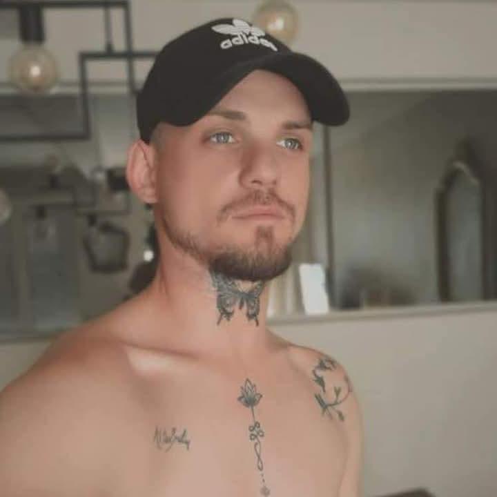 614803840: Chico busca chica en Madrid