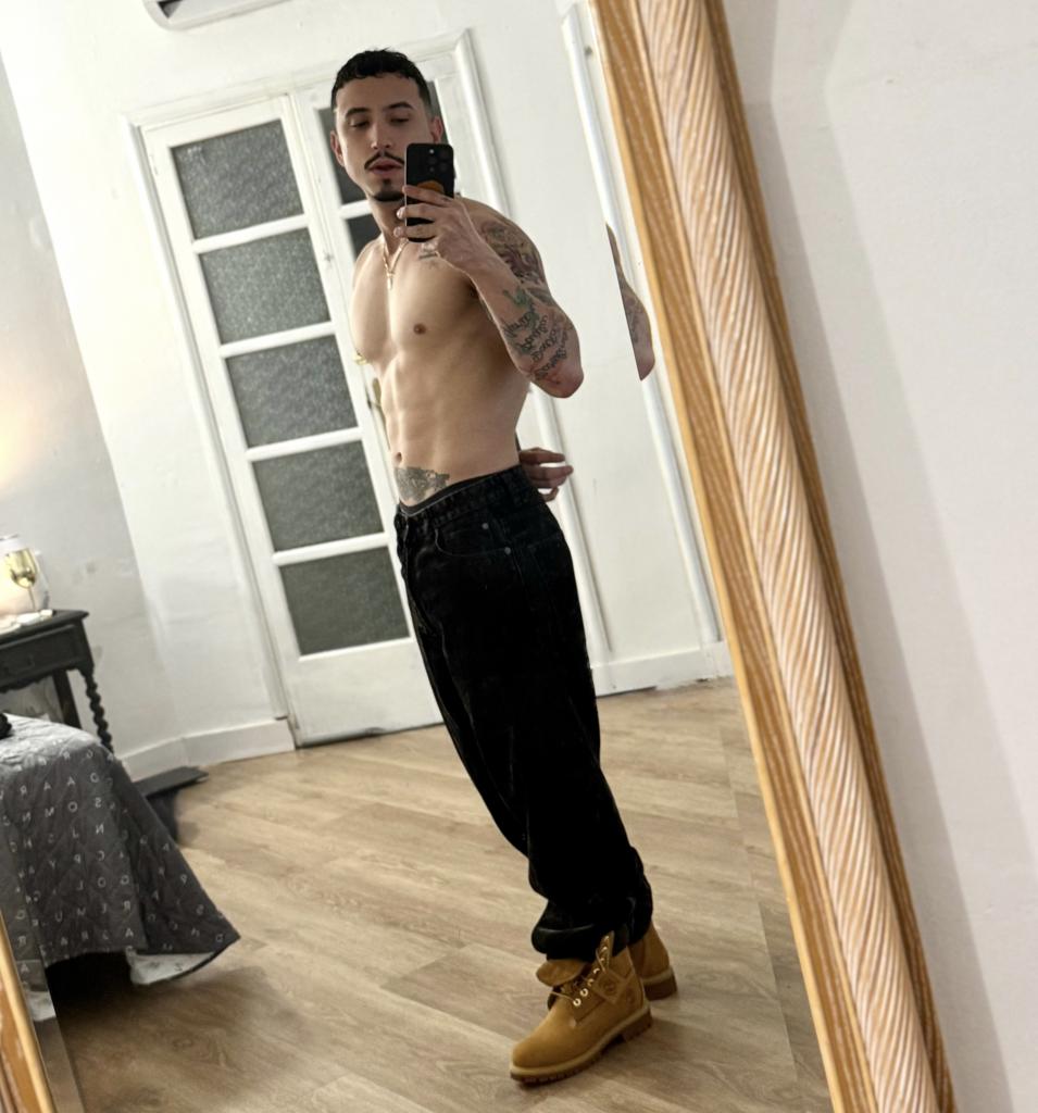 Chico busca chica en Mallorca: 