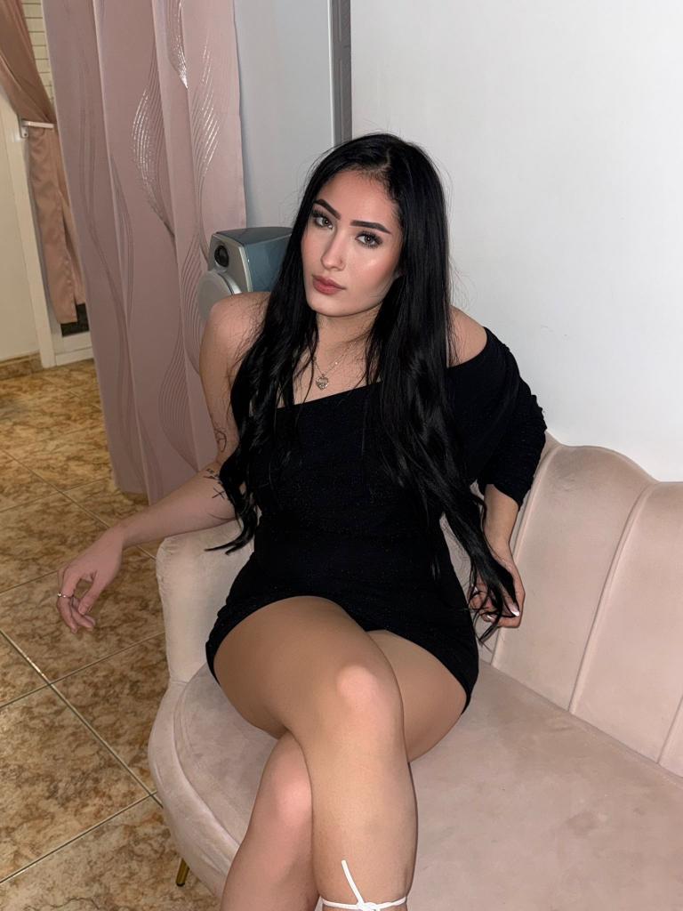 Chica busca chico en Ibiza: 