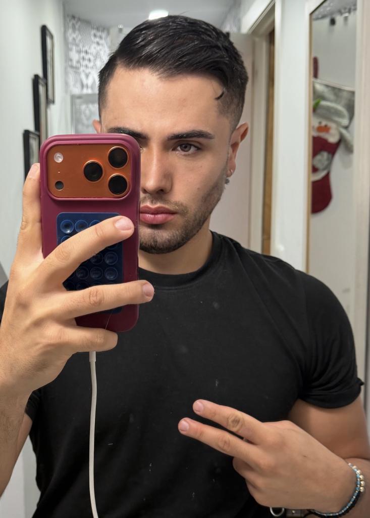 643252843: Chico busca chica en Sevilla