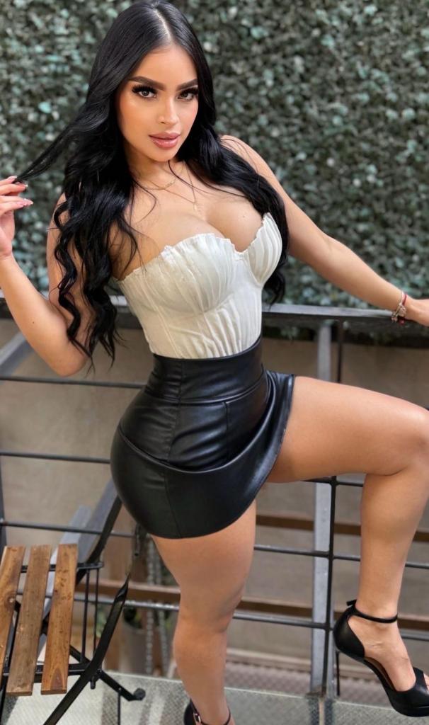 631885016: Chica busca chico en Barcelona