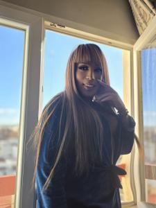 613736629: Transexual en Gerona