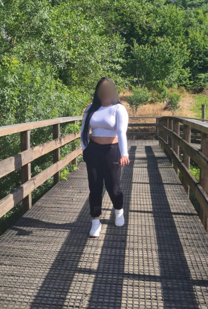 617043703: Chica busca chico en Granada