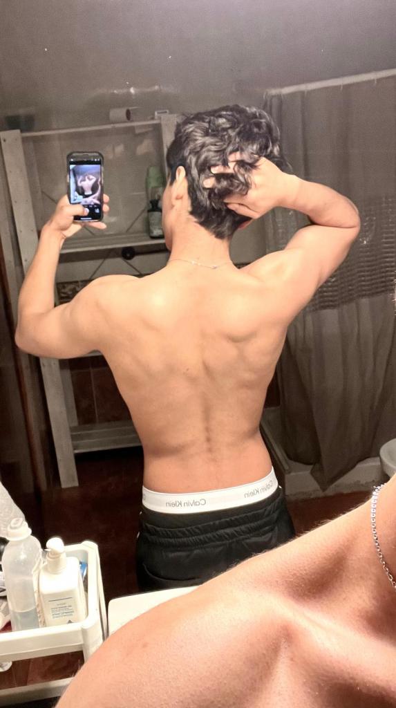 613431835: Chico busca chica en Sevilla