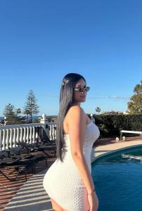 615217192: Chica busca chico en Barcelona