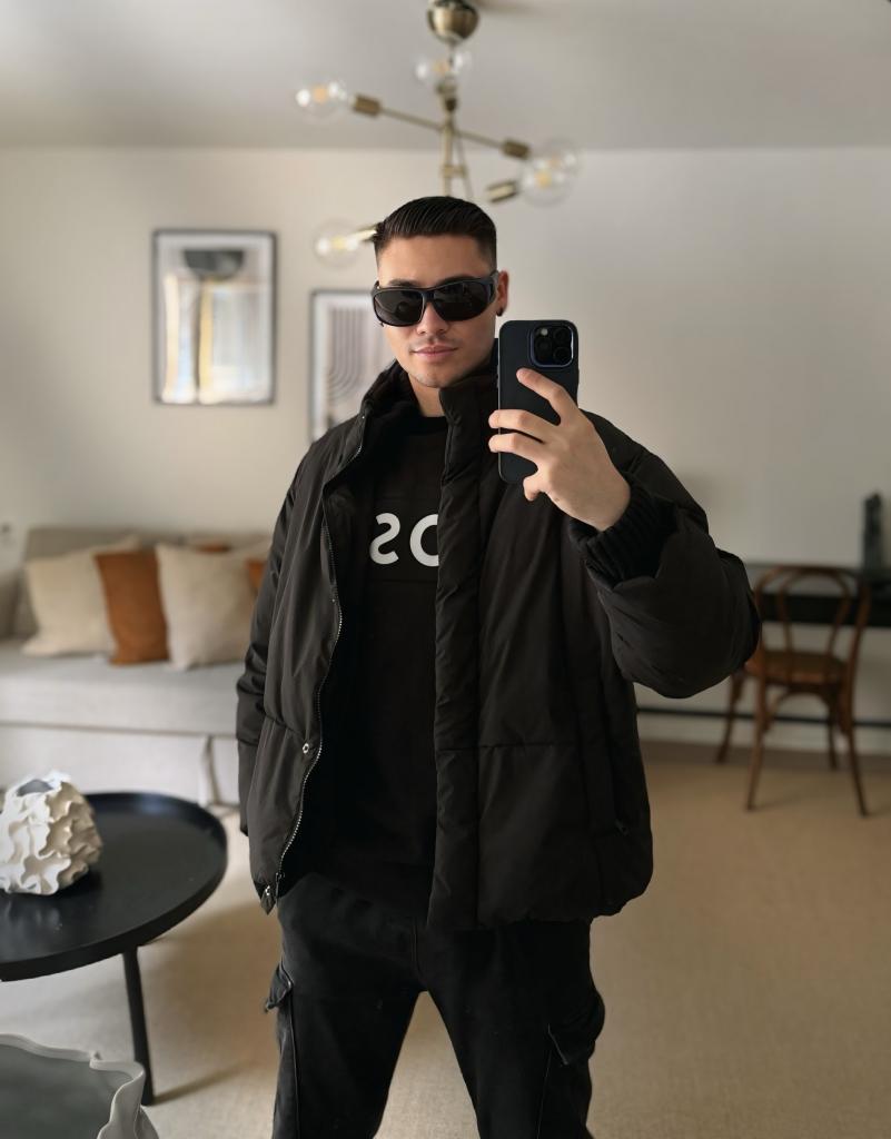 Chico busca chica en La Coruña: 